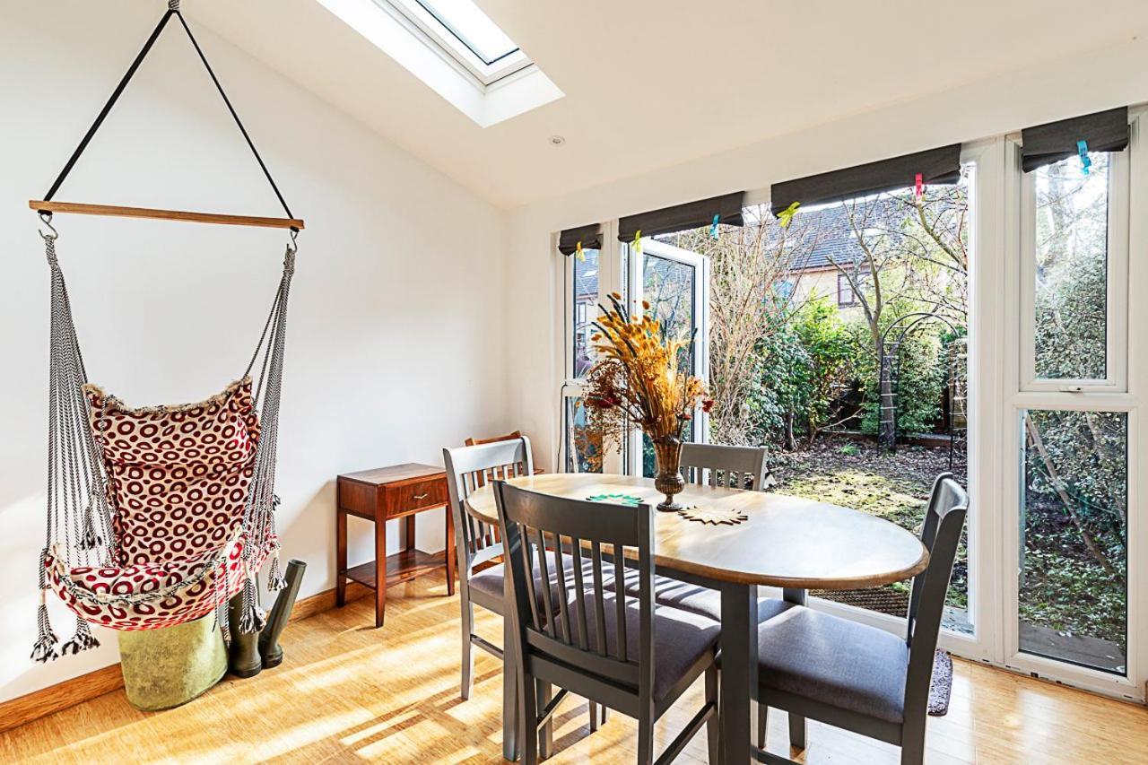 Apartment Stylish & Spacious 3-bed In Vibrant Bow *