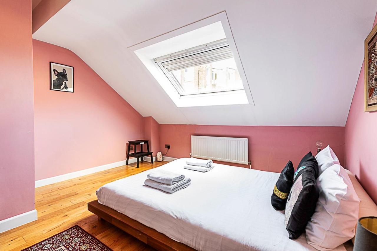 Apartment Stylish & Spacious 3-bed In Vibrant Bow *