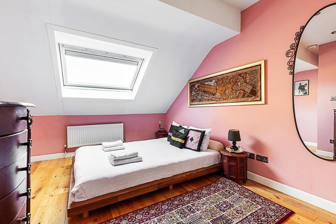 Apartment Stylish & Spacious 3-bed In Vibrant Bow