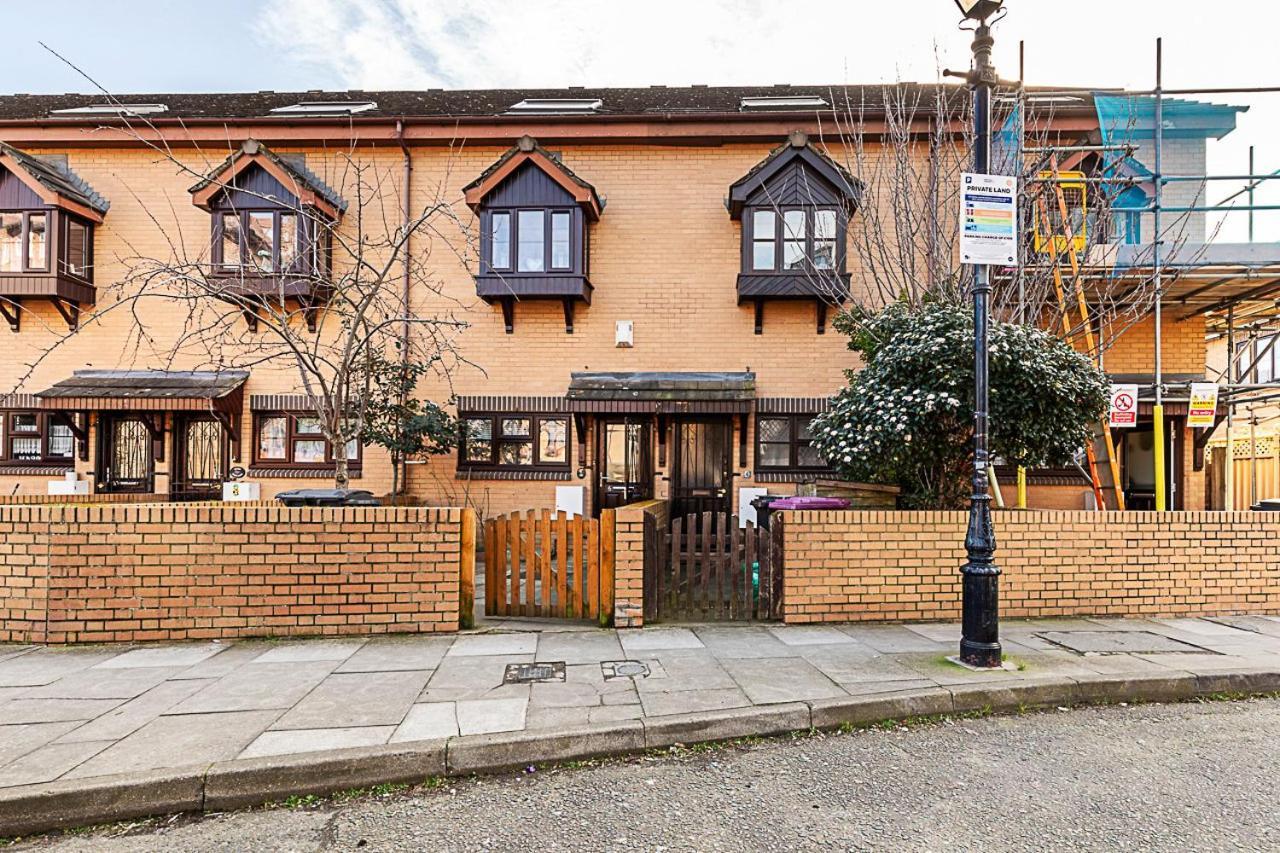 Apartment Stylish & Spacious 3-bed In Vibrant Bow